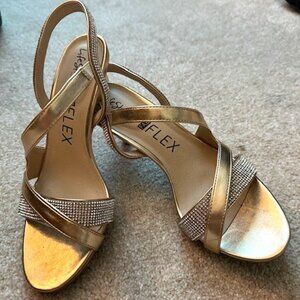 Life Stride Flex strappy dress shoes, size 8